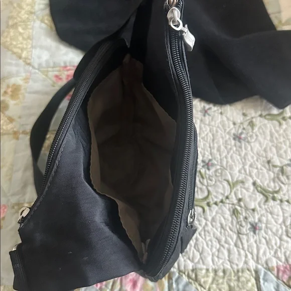 baggalini Crossbody - Picture 4 of 7